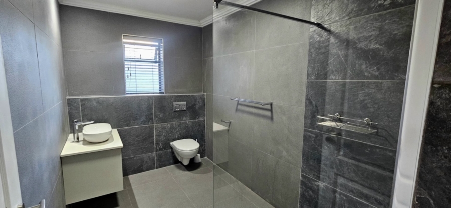 7 Bedroom Property for Sale in Gansbaai Central Western Cape